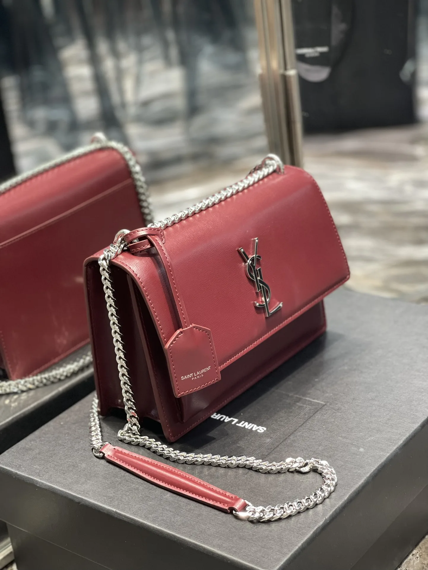 Saint Laurent Sunset Medium Chain Bag Red / - Image 8