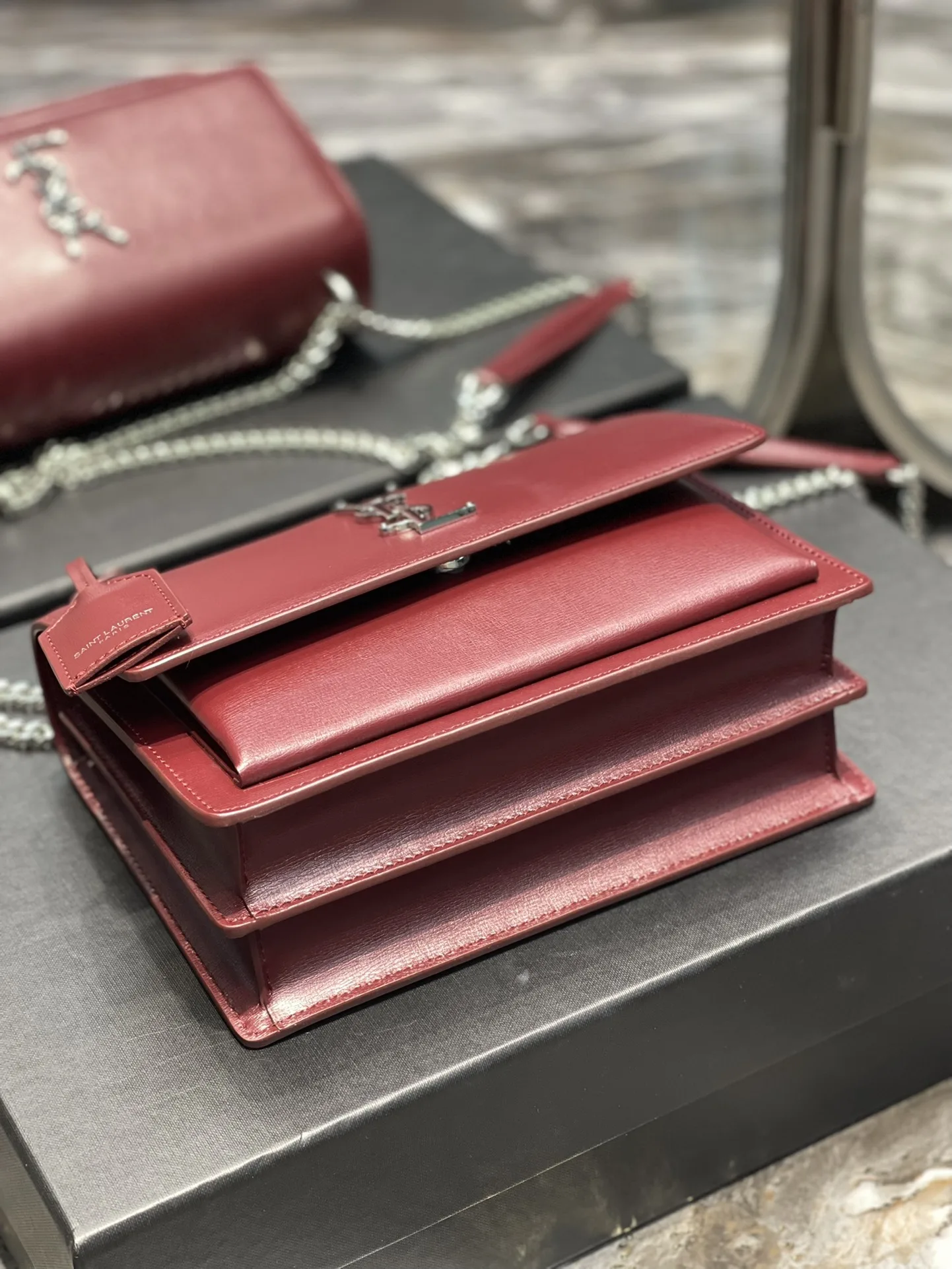 Saint Laurent Sunset Medium Chain Bag Red / - Image 4