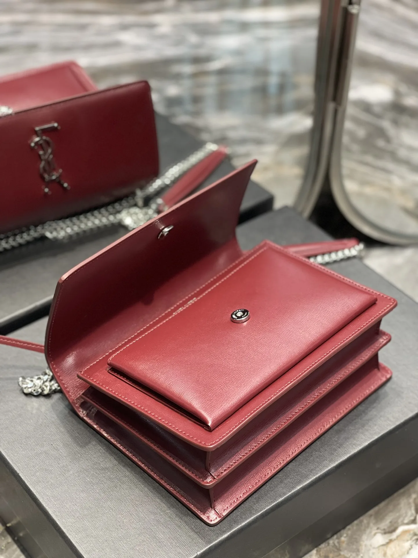 Saint Laurent Sunset Medium Chain Bag Red / - Image 2