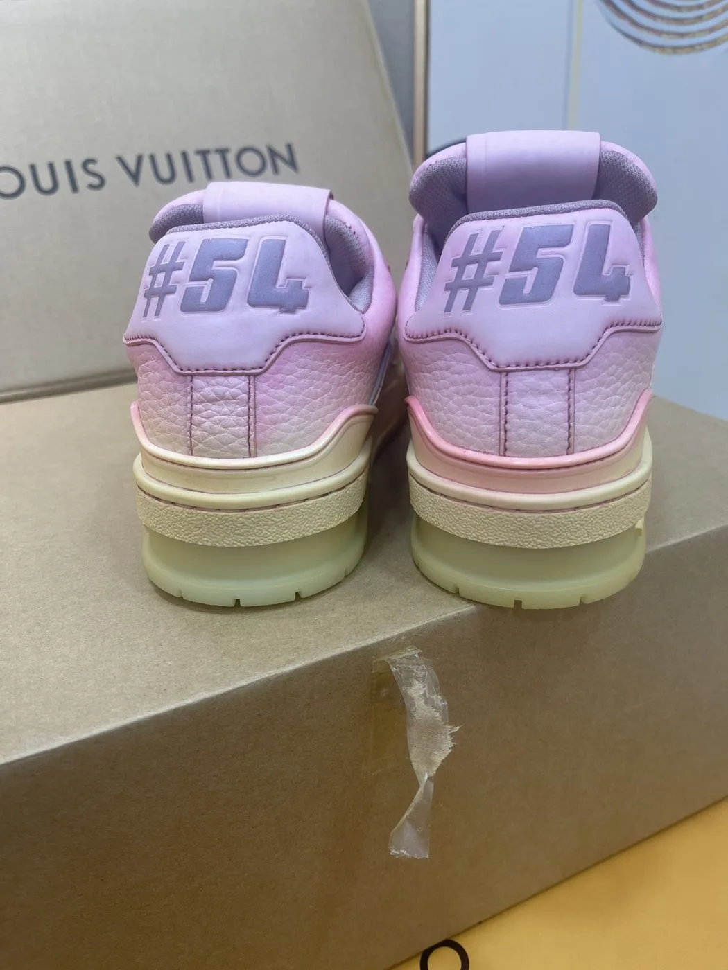 Louis Vuitton Trainer Sneaker LV Pink - Image 5