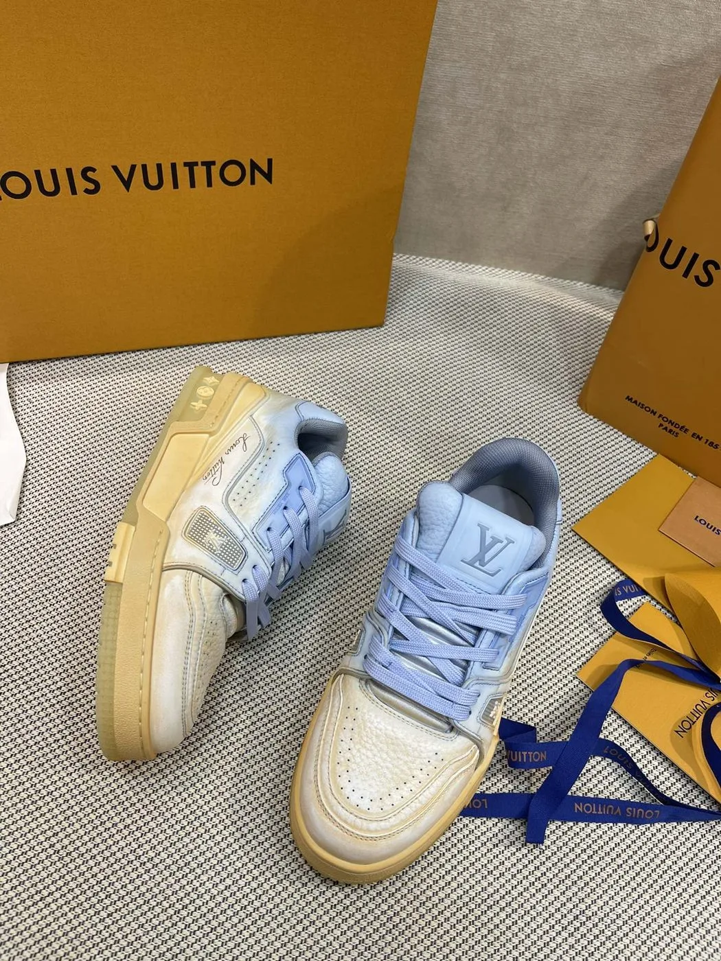 Louis Vuitton Trainer Sneaker LV Light Blue - Image 3