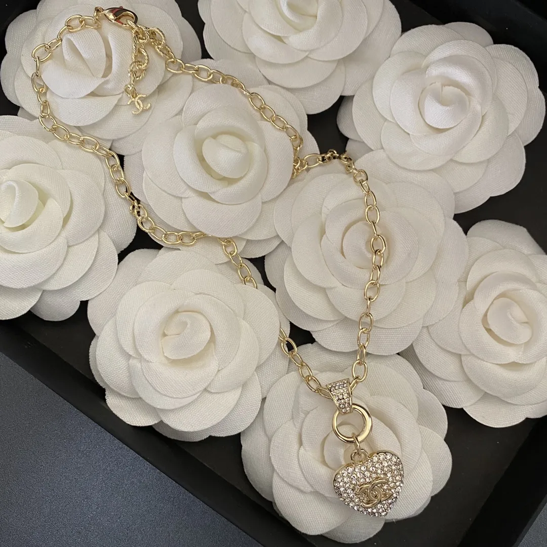 Chanel Twinkle Heart Chain Necklace Gold Tone - Image 5