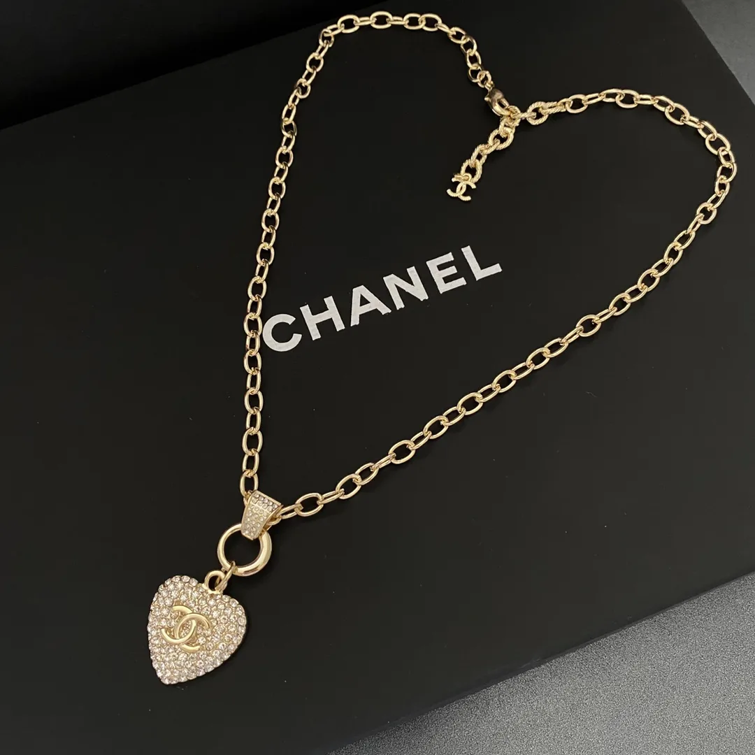 Chanel Twinkle Heart Chain Necklace Gold Tone - Image 3
