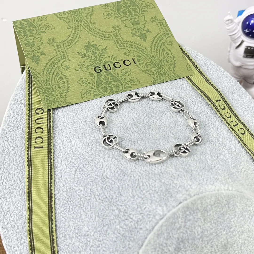 Alternative view of Gucci Twist Flower Bracelet Silver