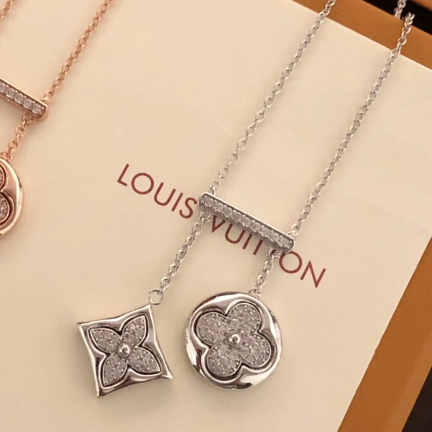 Louis Vuitton Two Blossom Necklace Silver Tone - Image 3