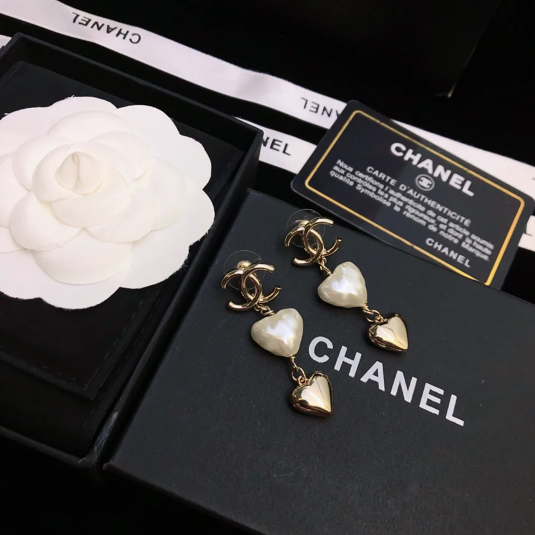 Chanel Two Hearts Links Earrings Gold Tone - Image 6