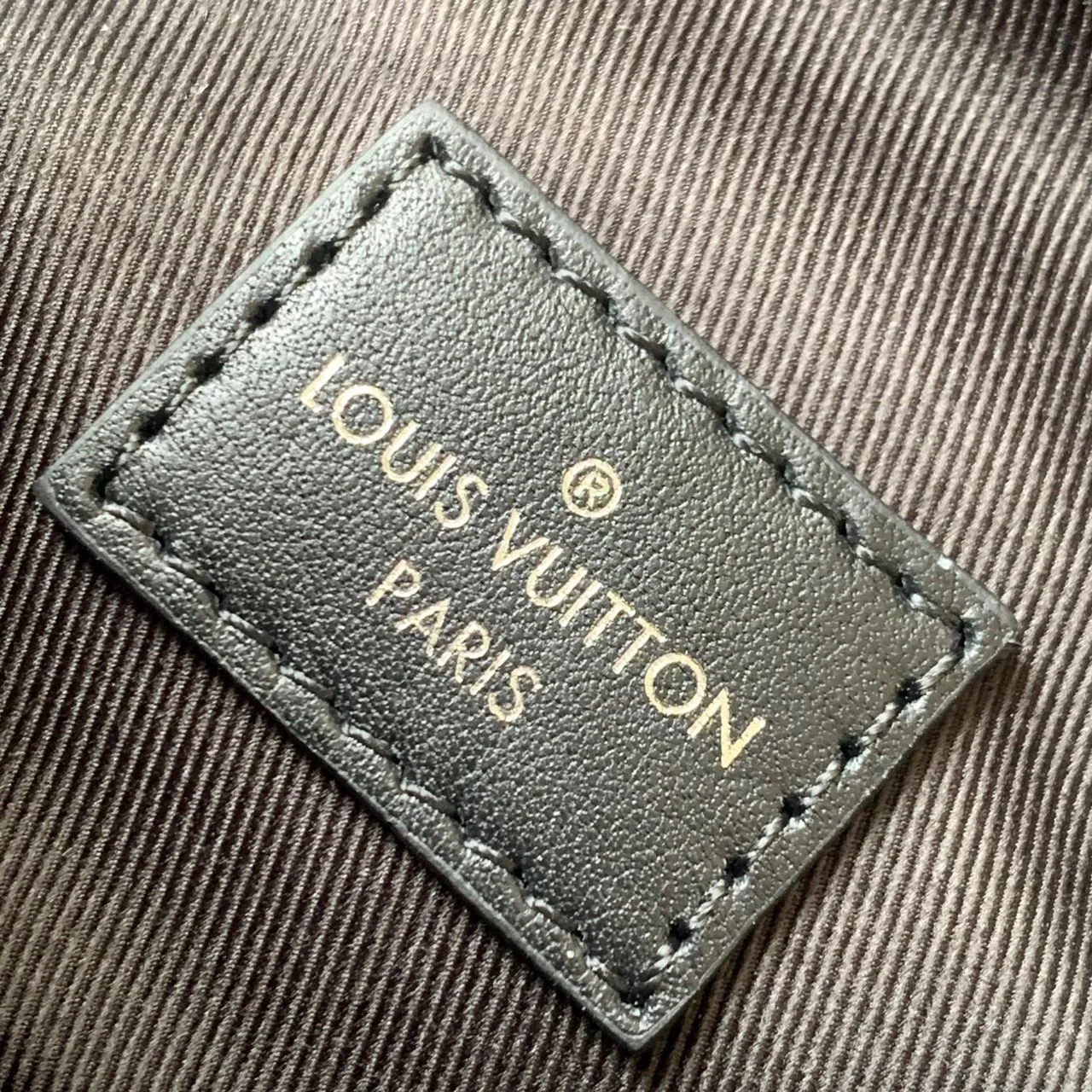 Louis Vuitton Campus Bumbag Damier Graphite Canvas - Image 10