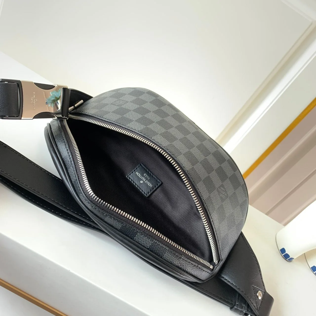Louis Vuitton Campus Bumbag Damier Graphite Canvas - Image 7