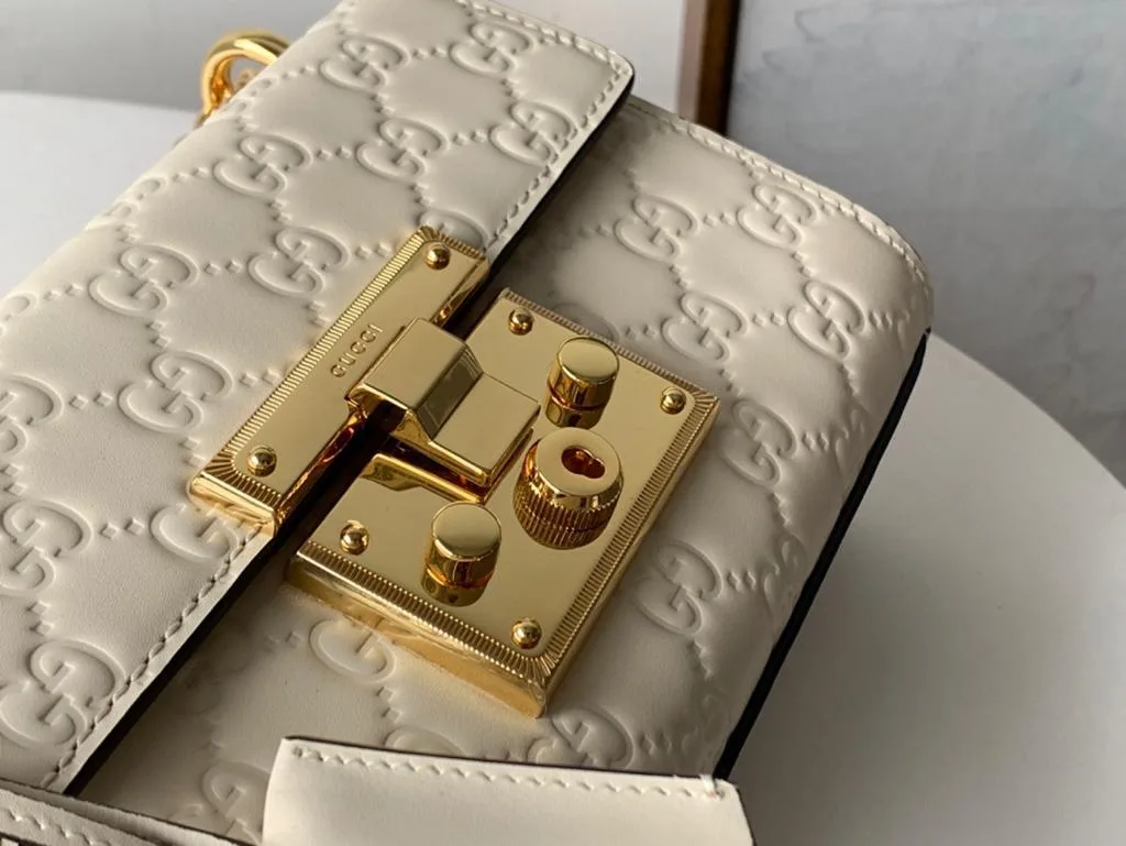 Gucci GG Embossed Padlock Shoulder Bag White Milky / - Image 4