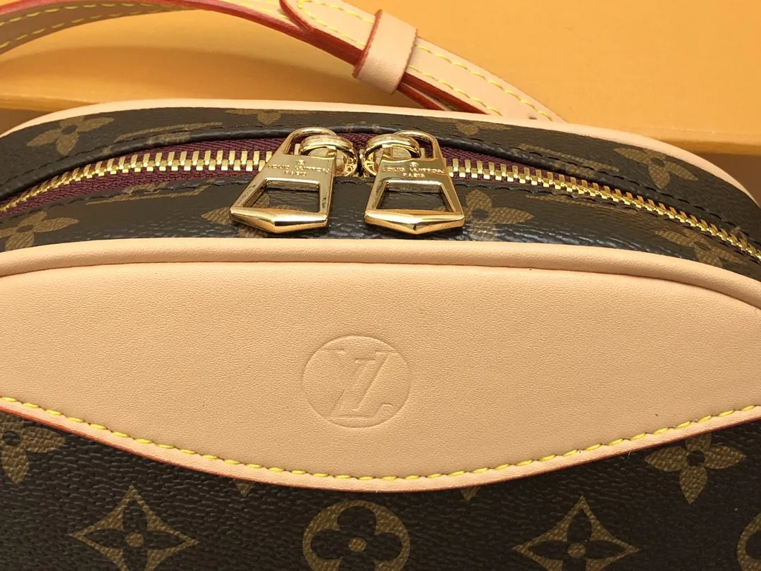 Louis Vuitton Deauville Mini Monogram Canvas By Nicolas Ghesquiere - Image 4