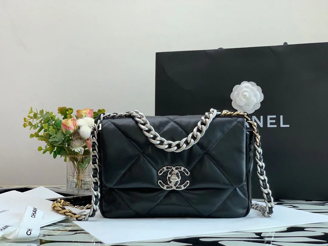 Alternative view of Chanel Flap Bag Crossbody / Black