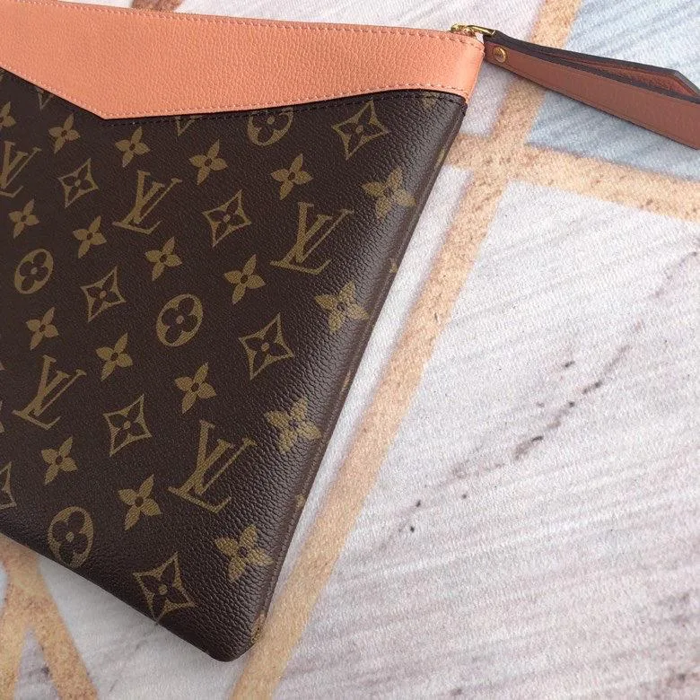 Louis Vuitton Daily Pouch Bag Monogram Canvas Light Pink / LV - Image 5