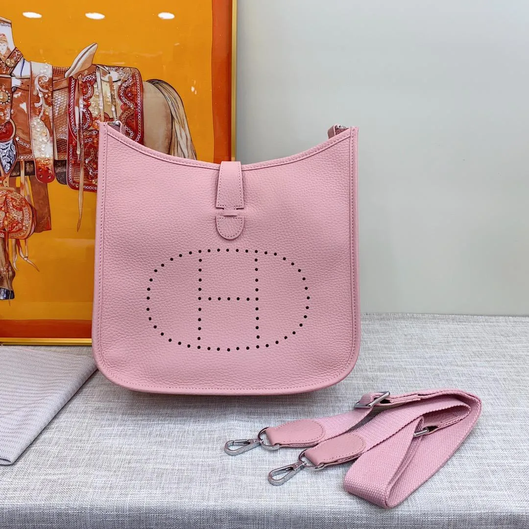 Hermes Evelyne III 29 Bag Pink With Silver-Toned Hardware - Image 4