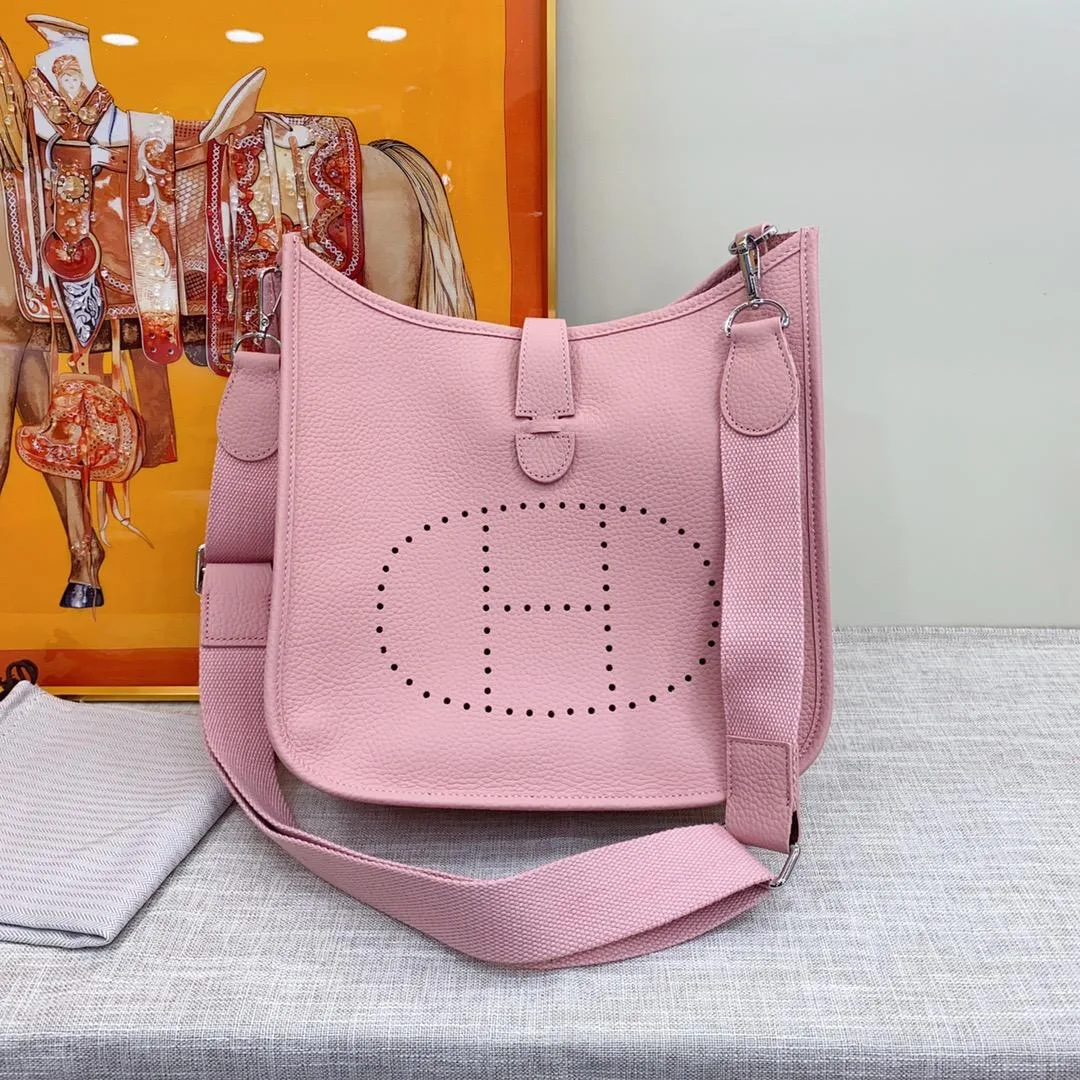 Hermes Evelyne III 29 Bag Pink With Silver-Toned Hardware - Image 3