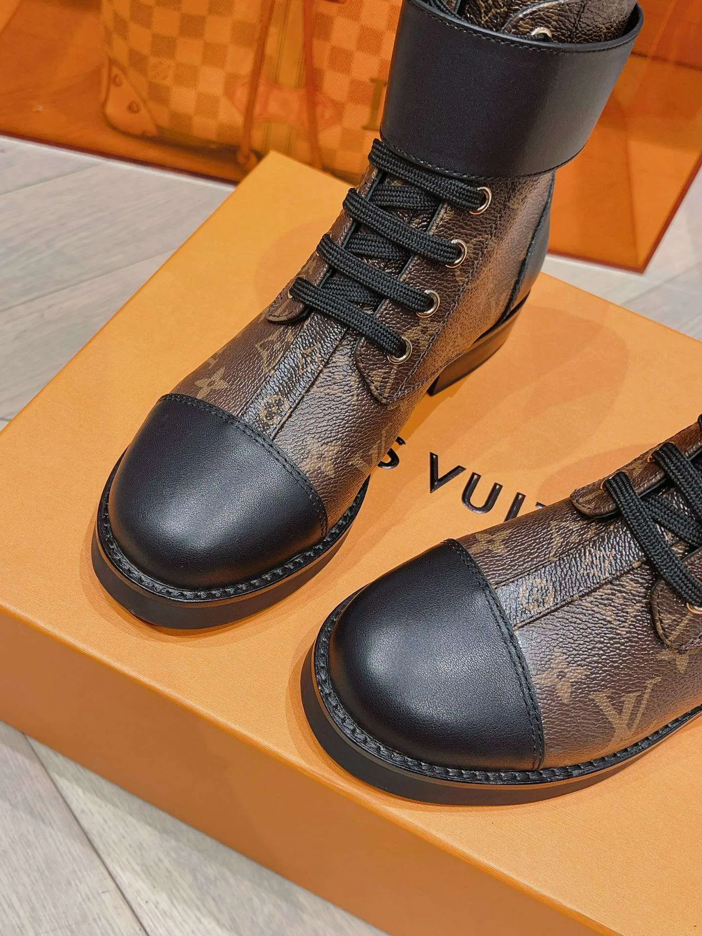Louis Vuitton Wonderland Flat Ranger Brown 1AAV61 - Image 9