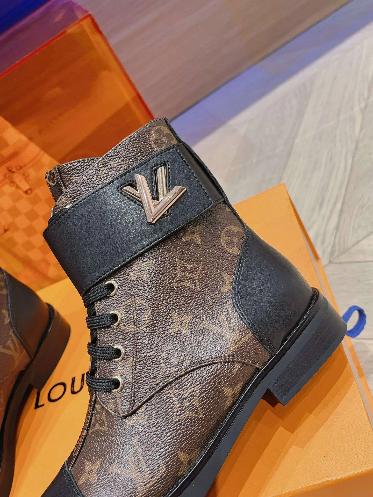 Louis Vuitton Wonderland Flat Ranger Brown 1AAV61 - Image 8