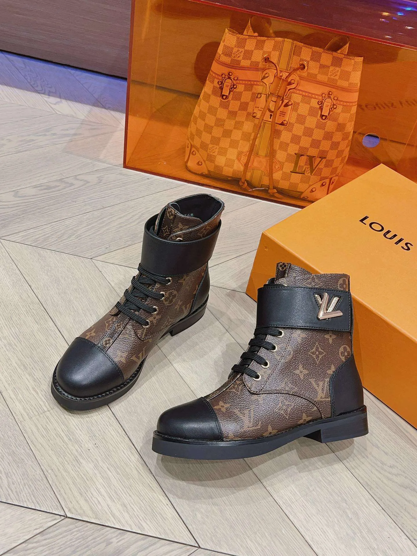 Alternative view of Louis Vuitton Wonderland Flat Ranger Brown 1AAV61