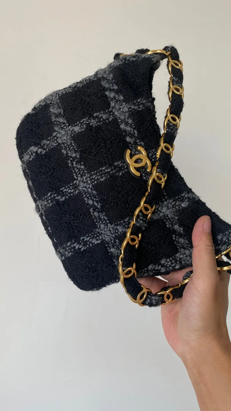 Chanel Tweed Black Hobo Bag 6,/17 - Image 10