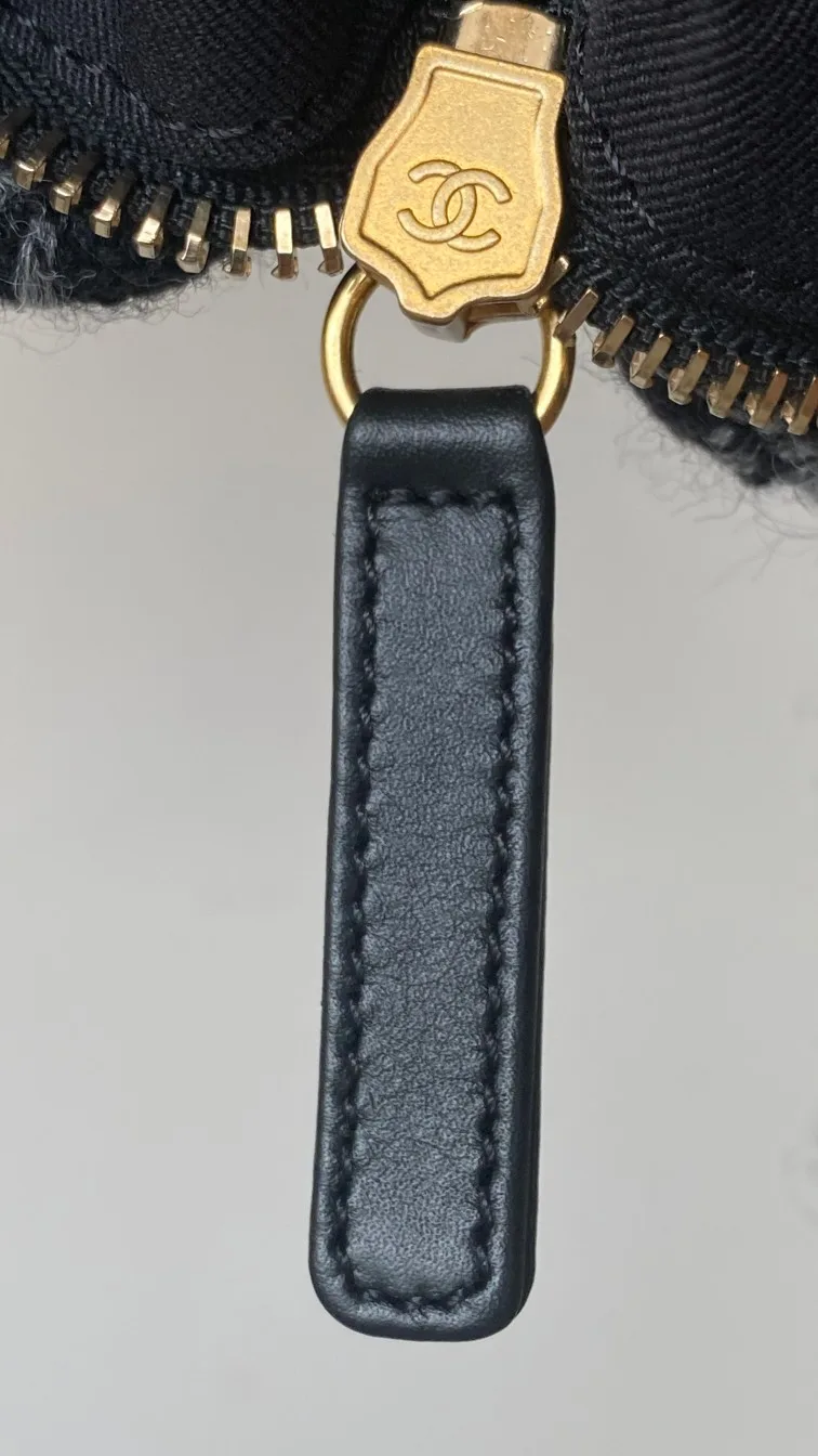 Chanel Tweed Black Hobo Bag 6,/17 - Image 5