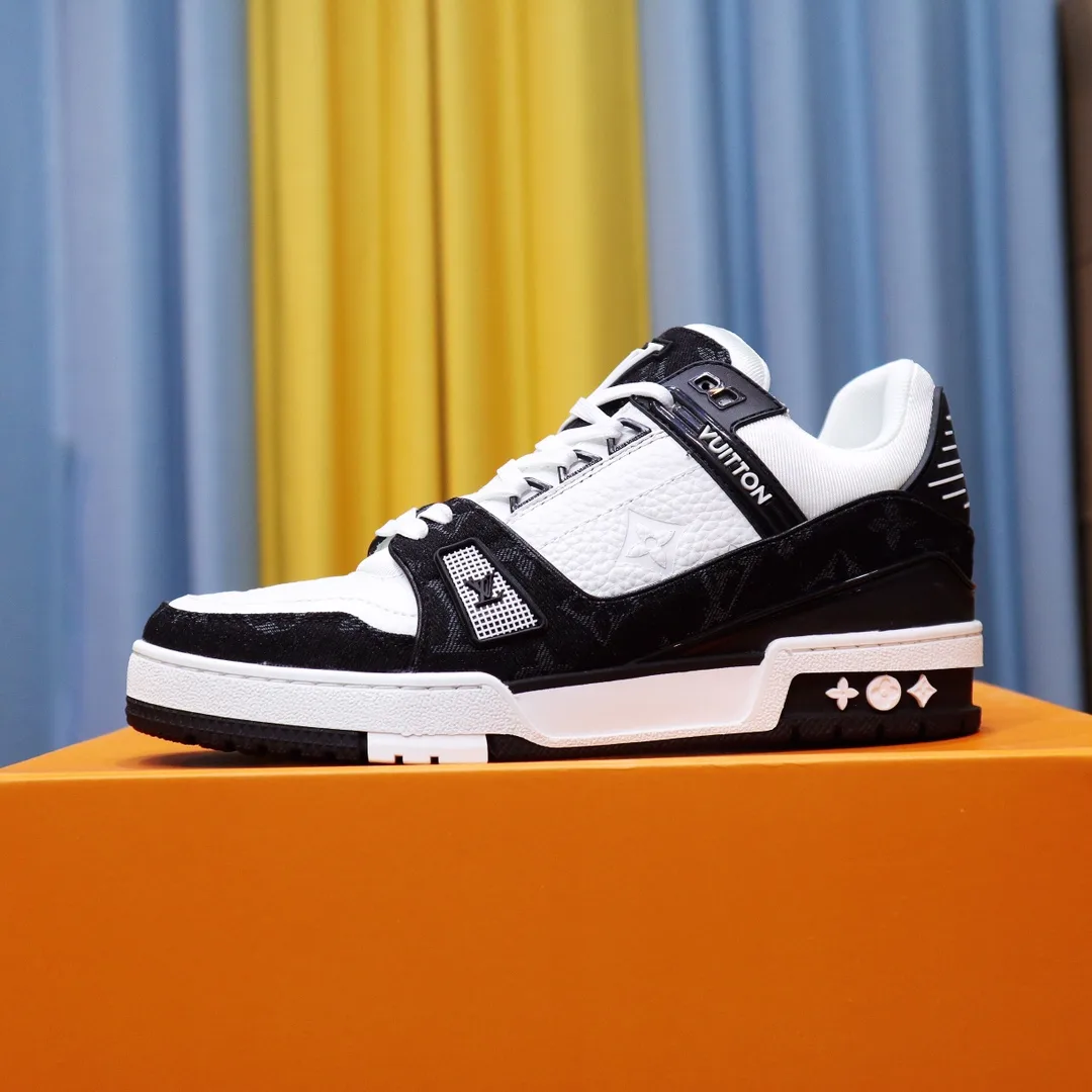 Louis Vuitton Trainer Sneaker Mix Of Materials Black/White - Image 8
