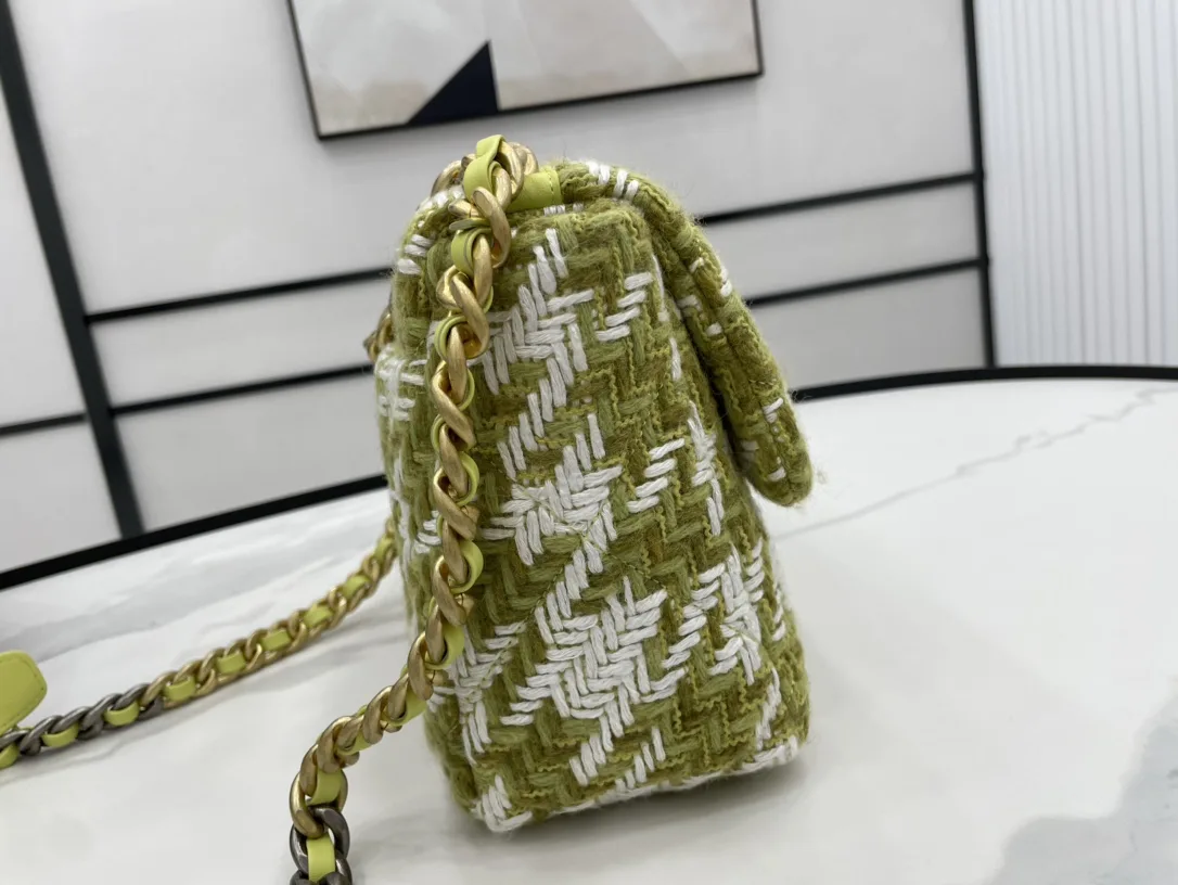 Chanel 19 Large Handbag Gold Hardware Green - Image 6