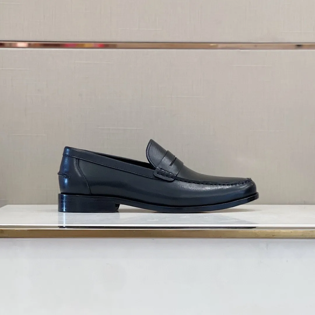Fendi Force Matte Black Loafers - Image 4