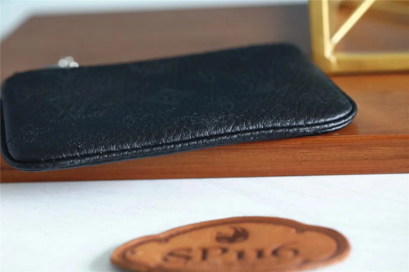 Louis Vuitton Key Pouch Mahina Black - Image 5