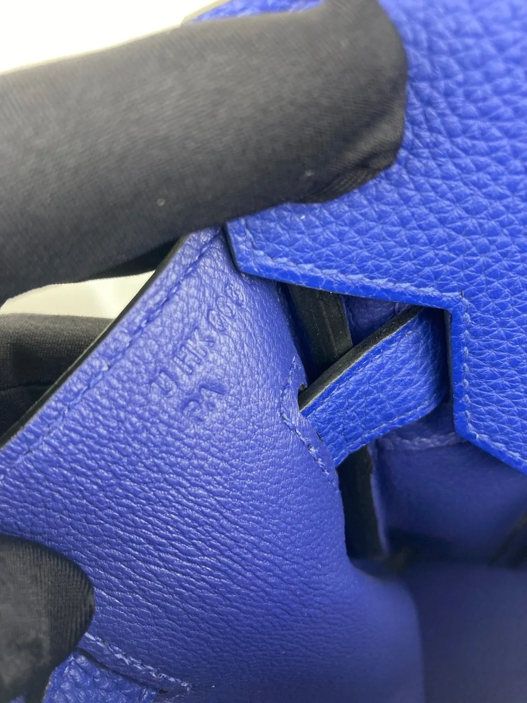 Hermes Birkin Top Handle Bag / Dark Blue Gold Hardware - Image 7