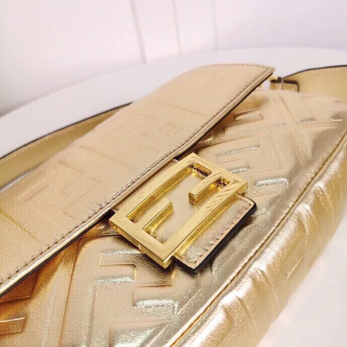 Fendi Baguette Chain Midi Medium Gold Bag For Woman / - Image 3