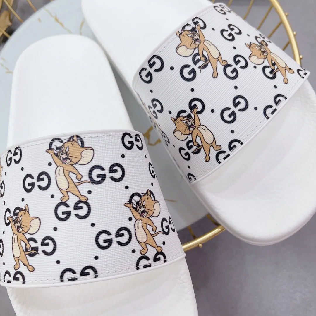 Gucci Women’s Jerry Print Slide Sandal White - Image 3