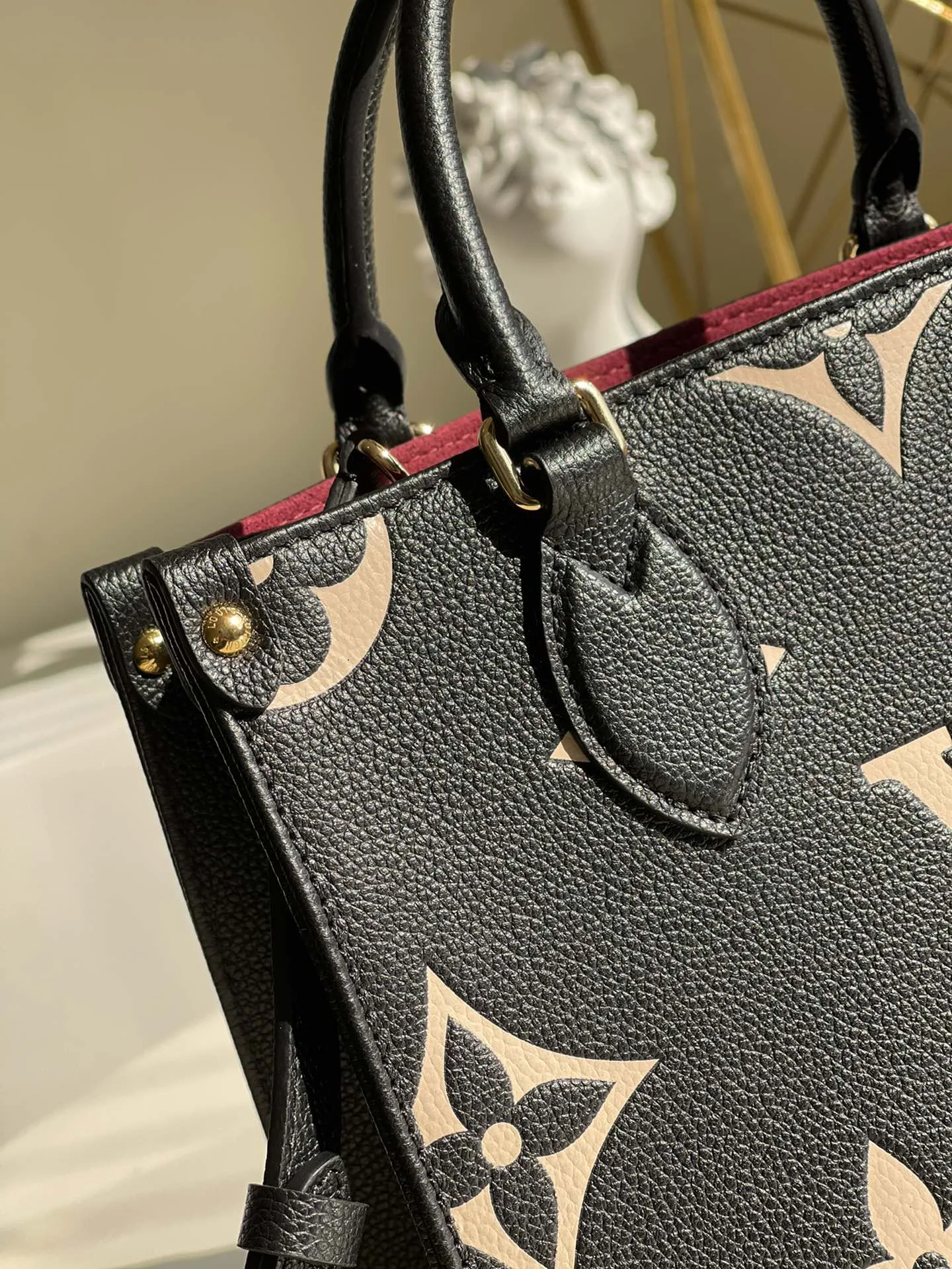Louis Vuitton OnTheGo PM Tote Bag / Black Gold Hardware - Image 4
