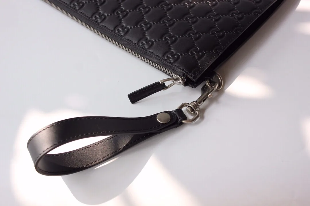 Gucci Microguccissima Pouch Black , Men’s Pouch / - Image 3