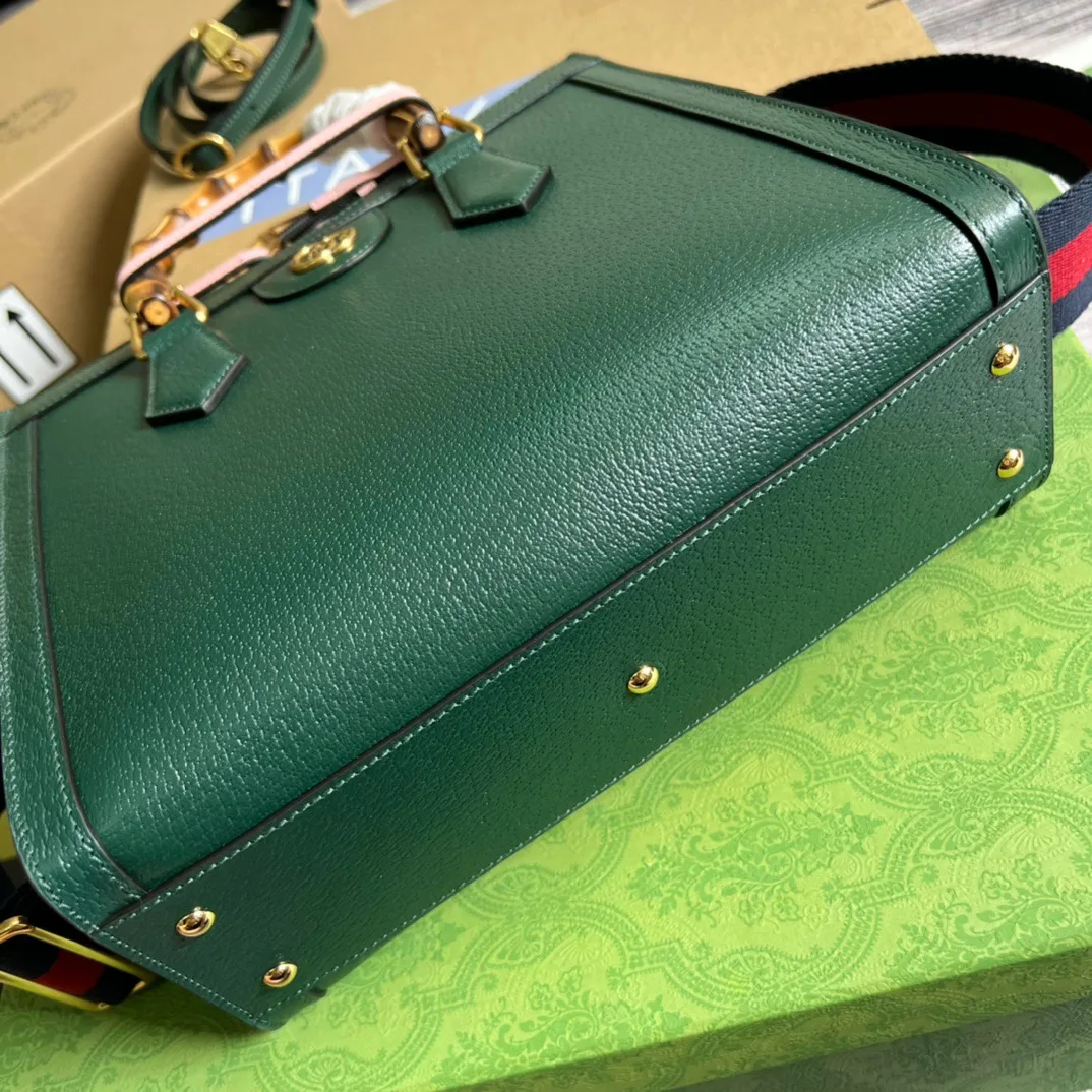 Gucci Diana Medium Tote Bag / Green Gold Hardware - Image 6
