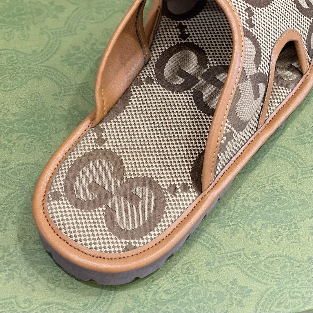 Gucci Men’s GG Supreme Slide Sandal Brown And Beige - Image 4