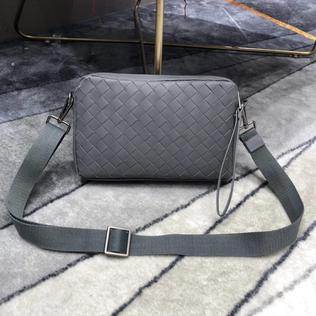 Bottega Veneta Classic