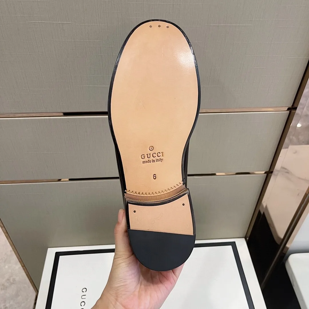 Gucci Men’s GG Loafers Horsebit With Tassel Black And Beige - Image 5