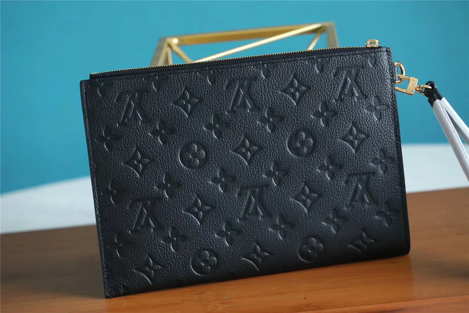 Louis Vuitton Pochette Melanie MM Monogram Empreinte Red , / - Image 5