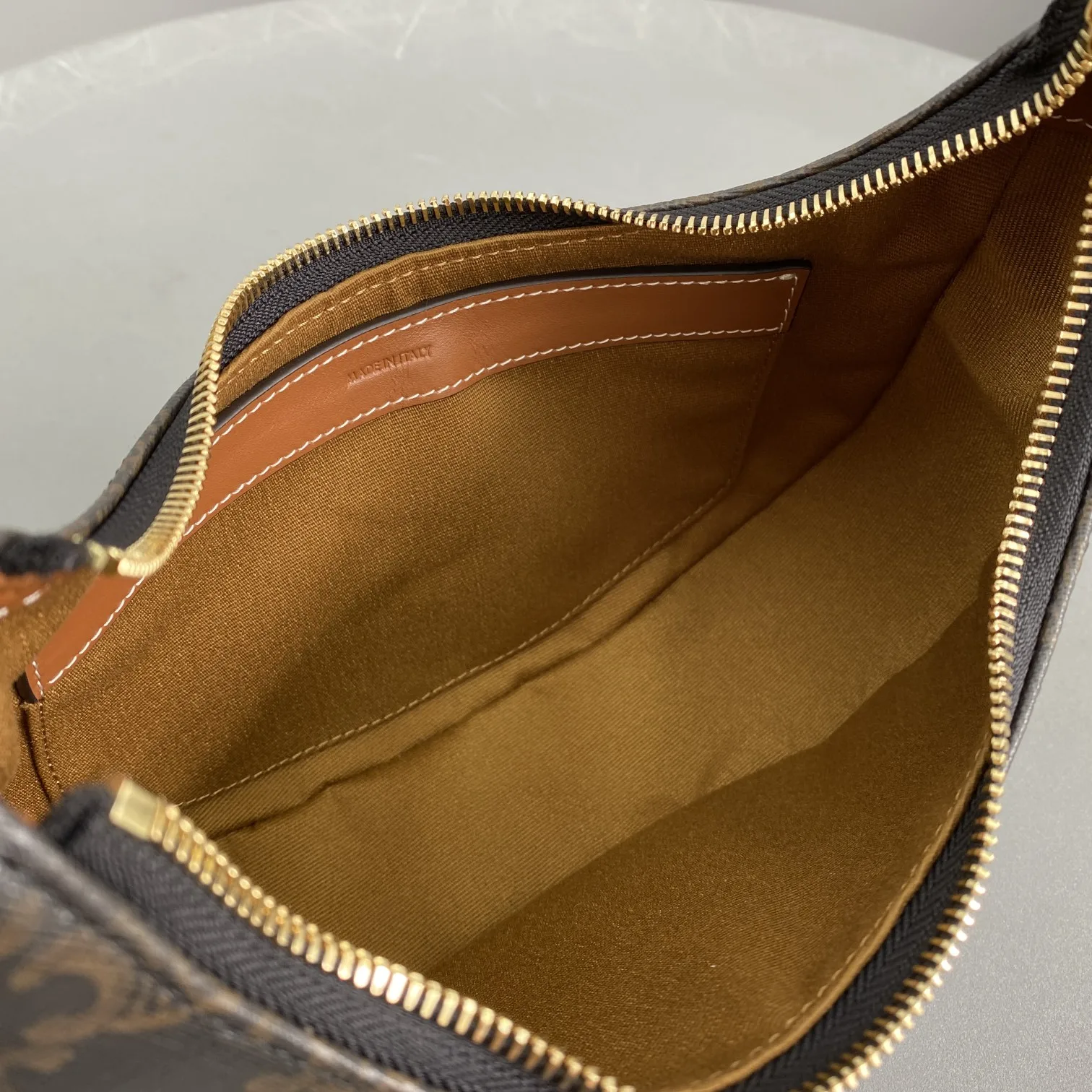 Celine Ava Bag In Triomphe Canvas Brown / .04LU - Image 5