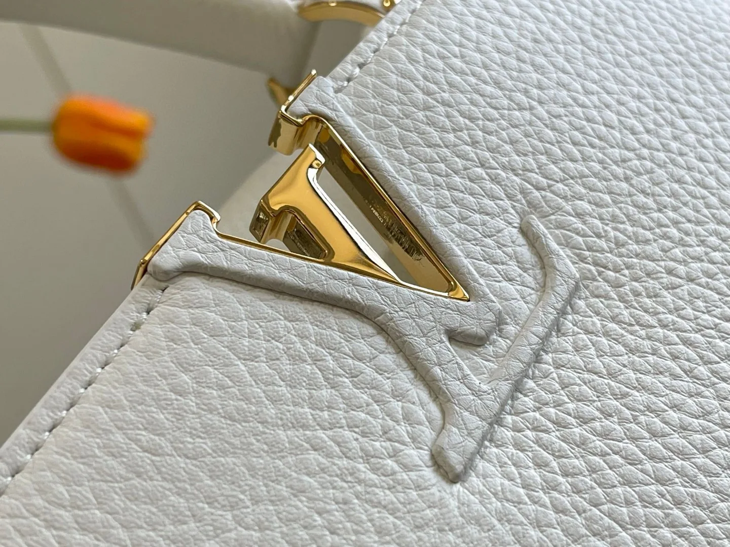 Louis Vuitton Capucines MM Top Handle Bag / White Gold Hardware - Image 7