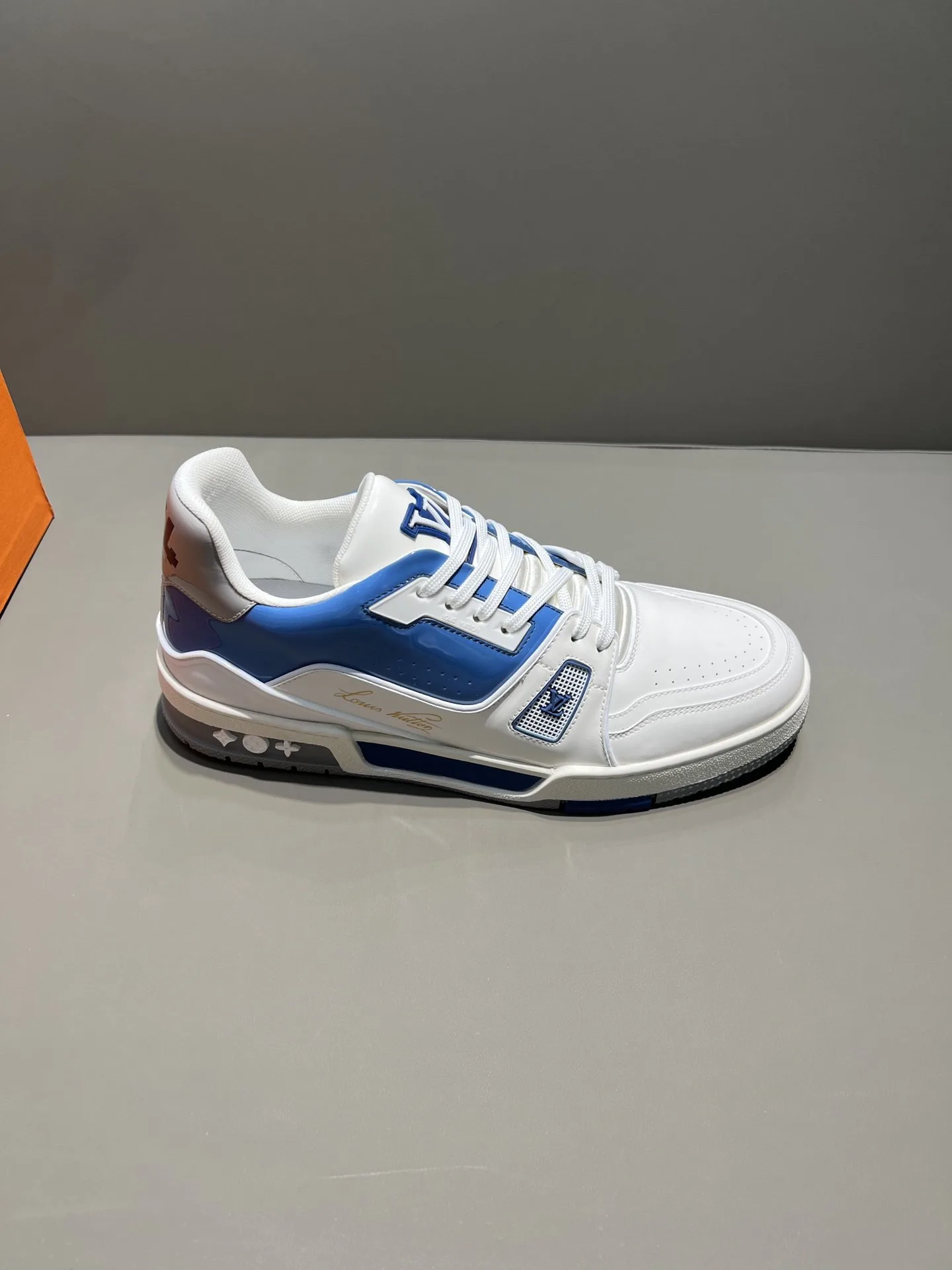 Louis Vuitton Trainer Sneaker White/Blue Virgil Abloh - Image 3