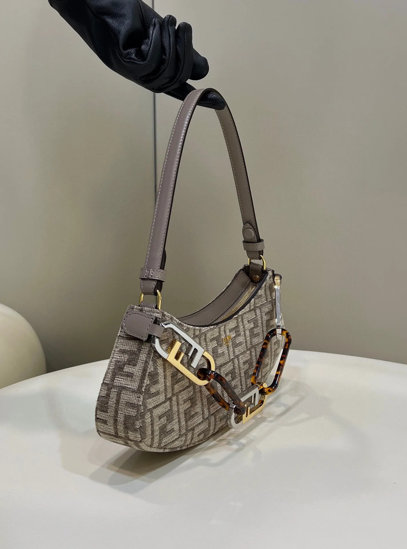 Fendi OLock Swing Dove Gray Tapestry Fabric Bag For Woman / - Image 3