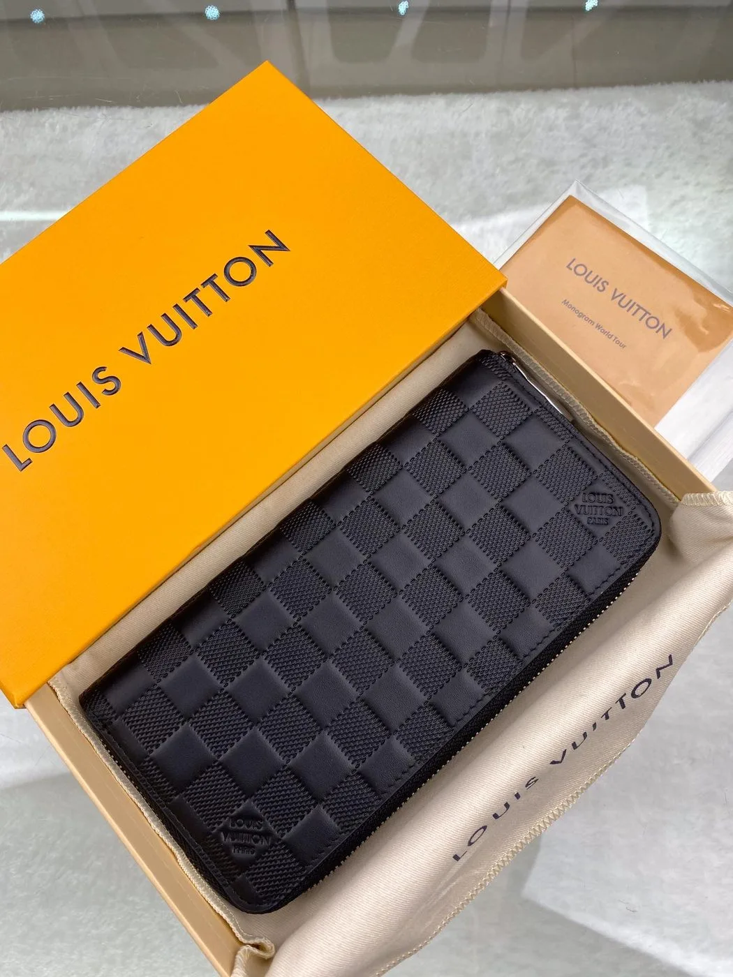 Louis Vuitton Zippy