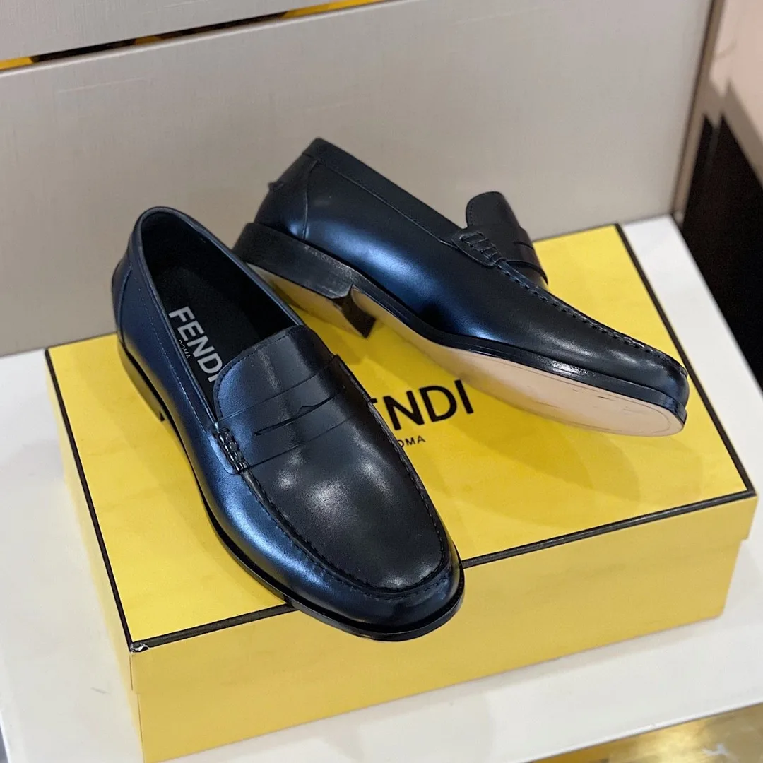 Fendi Force Matte Black Loafers - Image 3