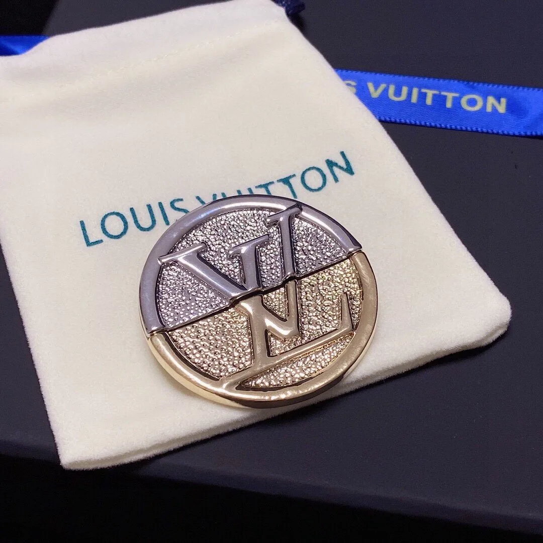 Louis Vuitton Brooch - Image 8
