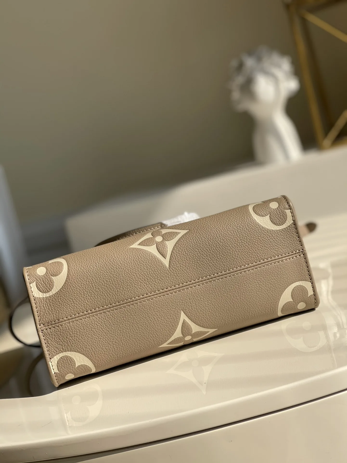 Louis Vuitton Handle Bag Light-Brown - Image 5