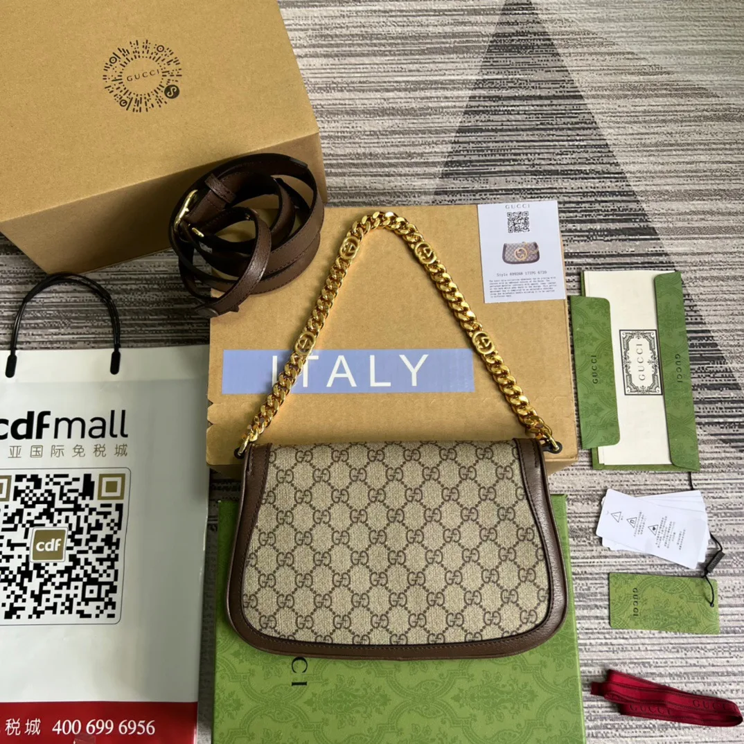 Gucci Blondie Medium Shoulder Bag / Beige/ Ebony GG Supreme Canvas Gold Hardware - Image 6