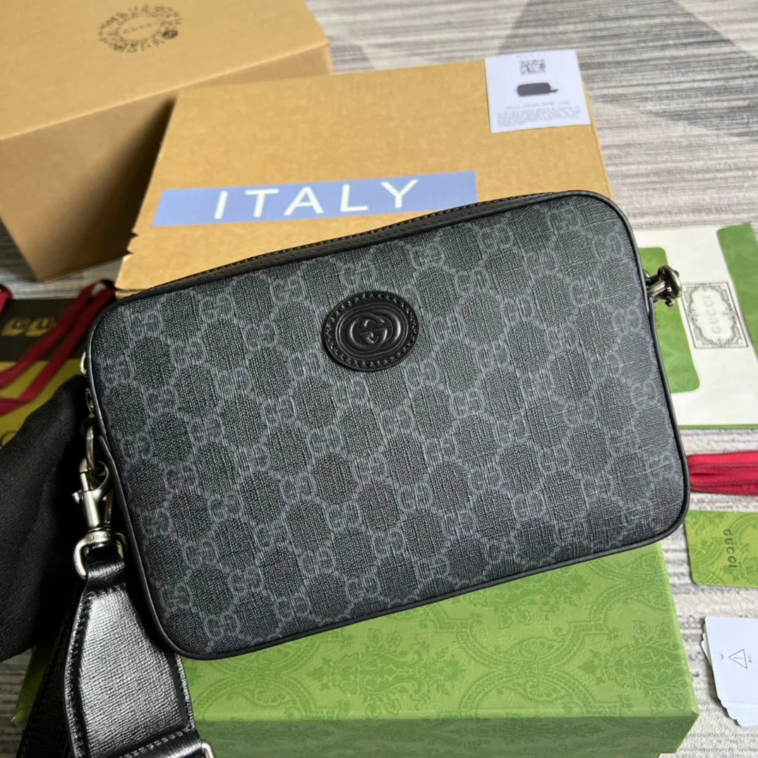 Gucci Shoulder Bag With Interlocking G / Black GG Supreme Canvas - Image 4