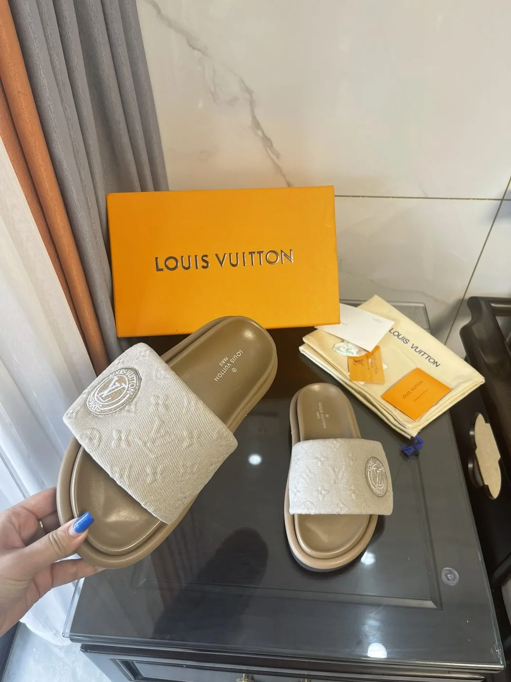 Alternative view of Louis Vuitton Women’s Pool Pillow Comfort Flat Mule Beige