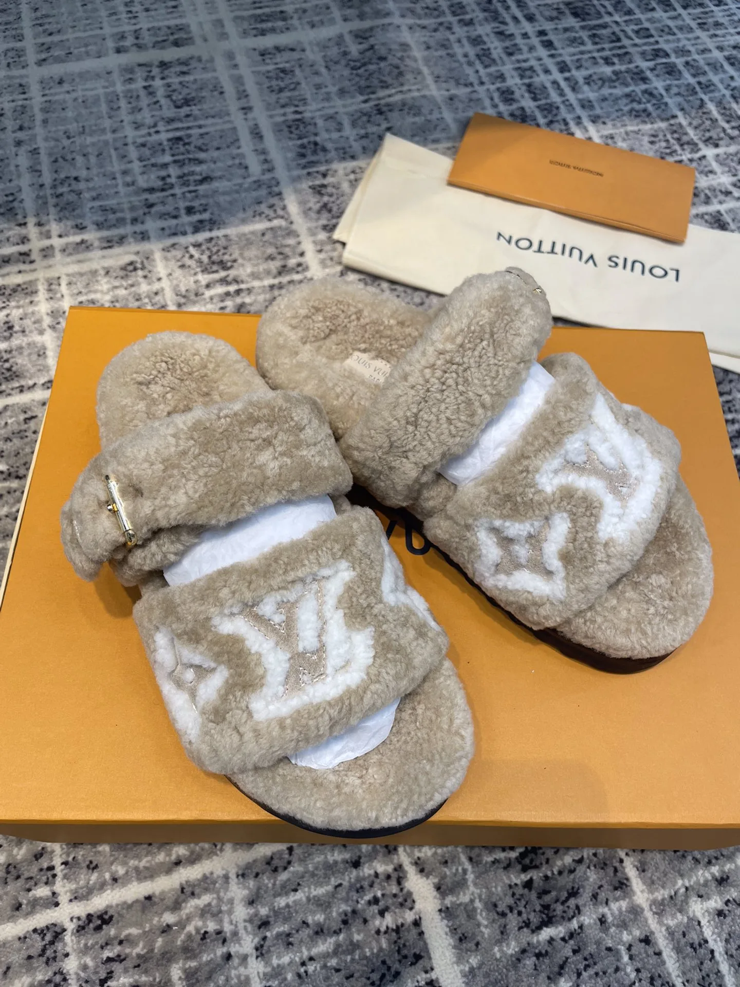 Alternative view of Louis Vuitton Women’s Paseo Flat Comfort Mule Grey