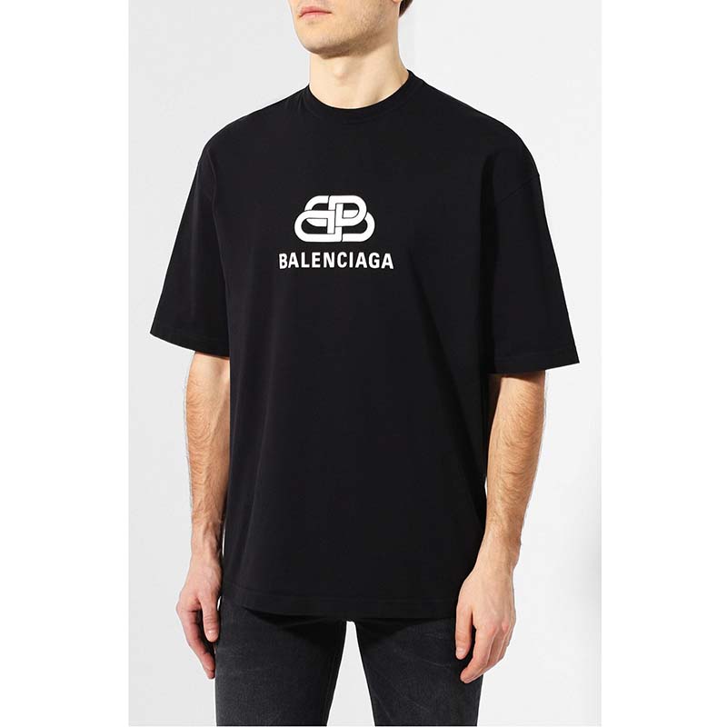 Close-up of printed BB logo on Balenciaga Men Oversized T-Shirt